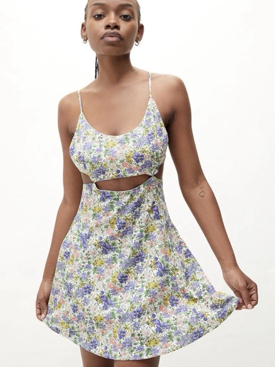 La Hearts Dresses & Skirts - NWT, Floral LA Hearts Cutout Medium Mini Dress